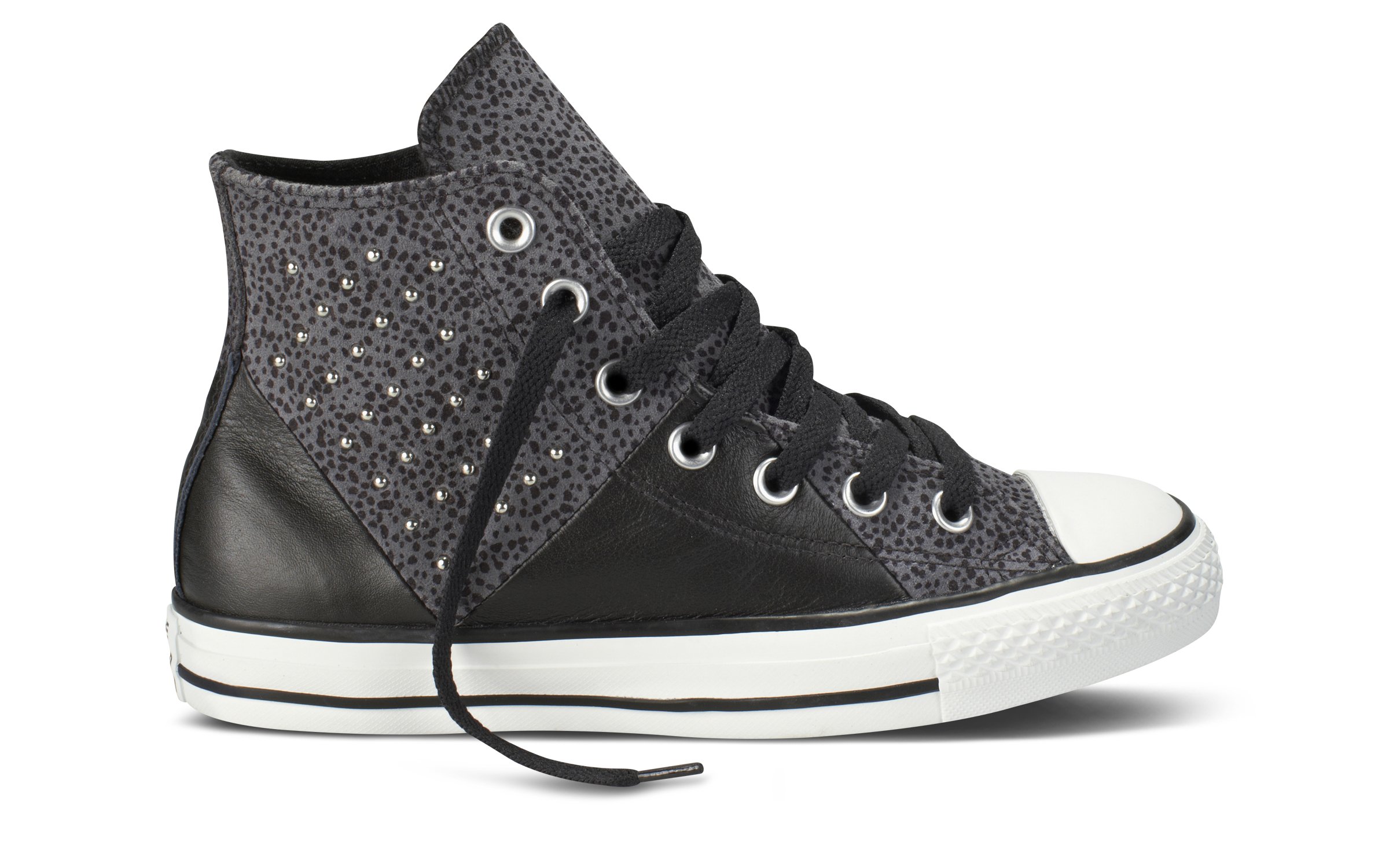 Ćwieki i skóra ? rockowy duet od Converse